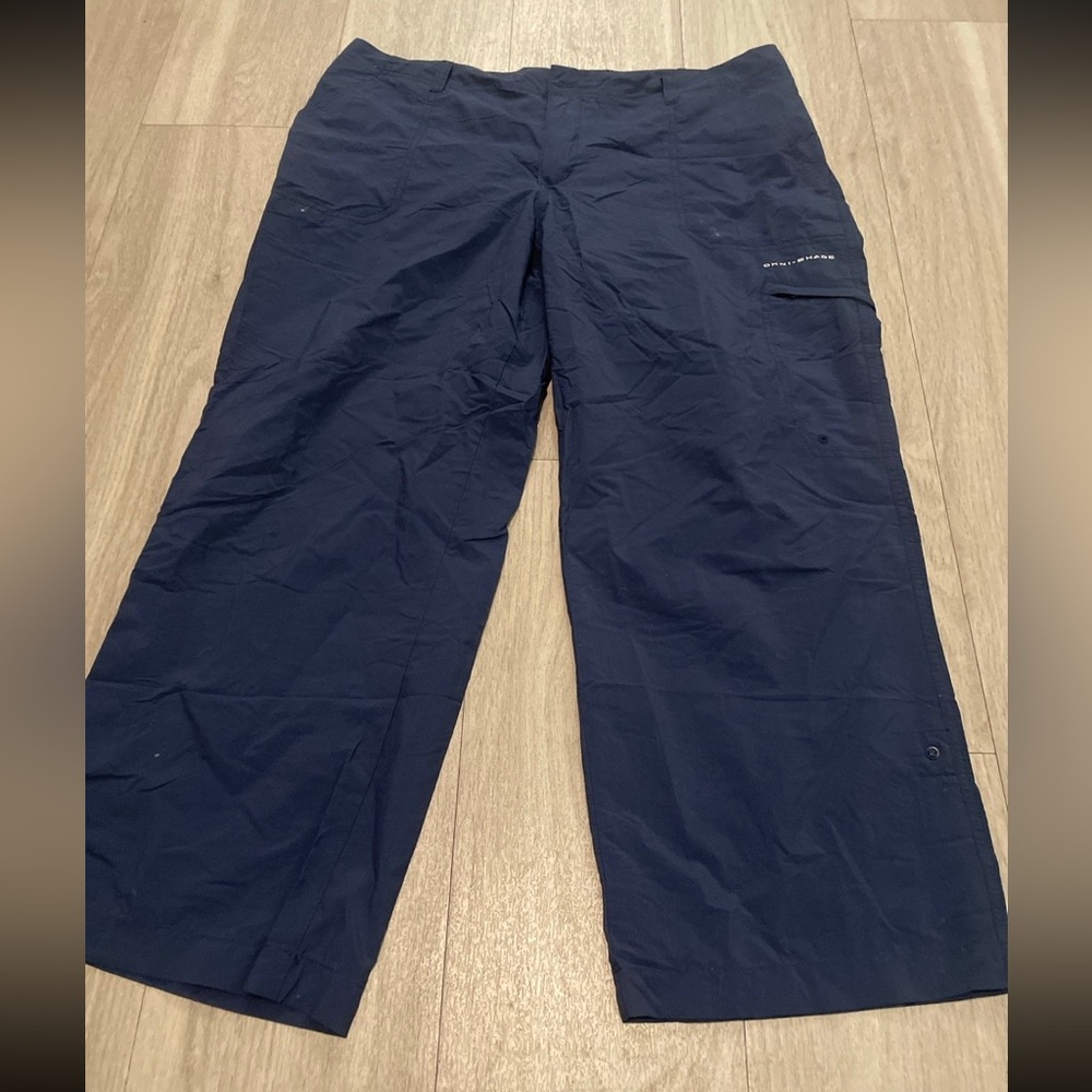 Columbia Navy Capris